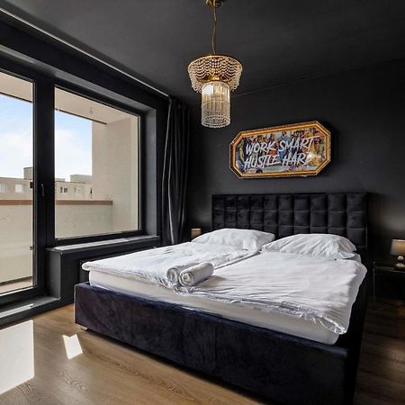Apartamento Lam Black - Ac - Balcony Bratislava Exterior foto