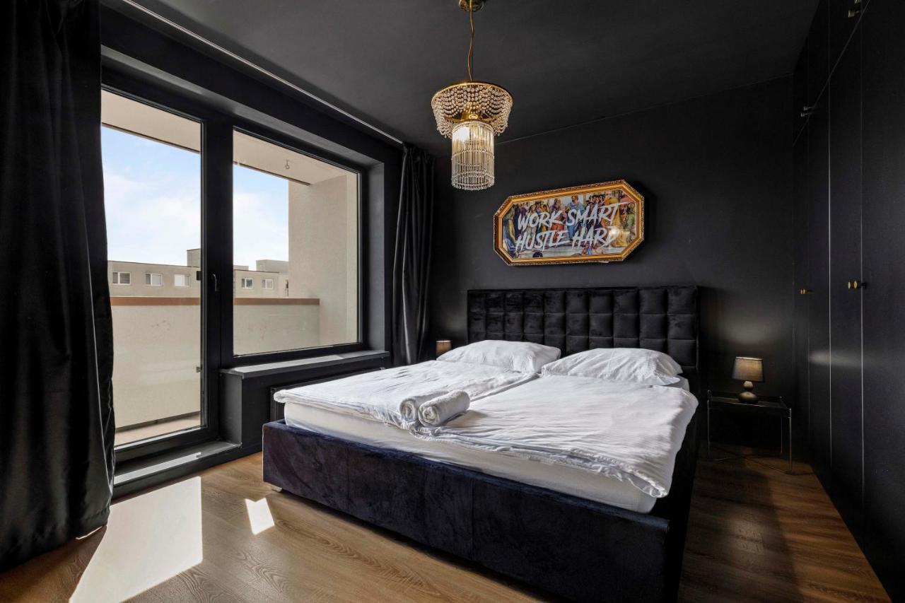 Apartamento Lam Black - Ac - Balcony Bratislava Exterior foto