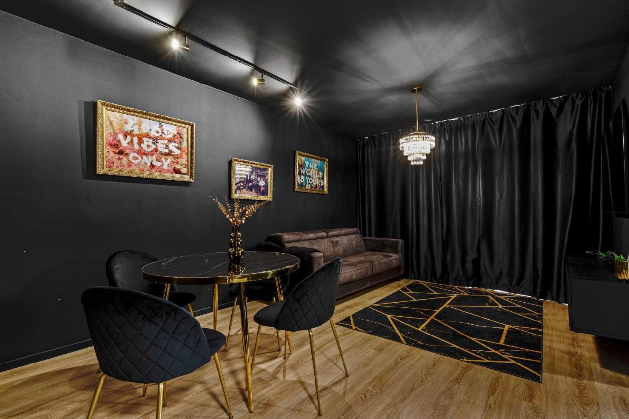 Apartamento Lam Black - Ac - Balcony Bratislava Exterior foto