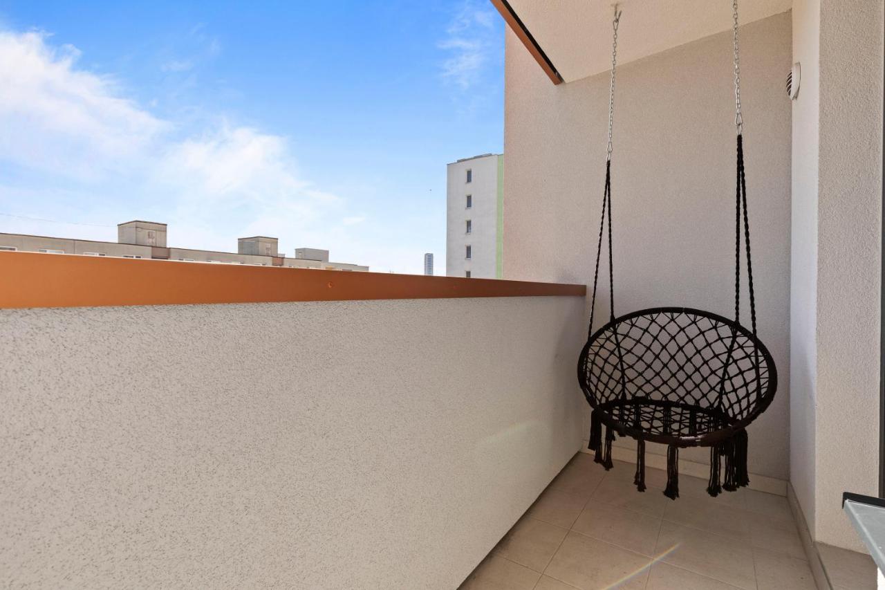 Apartamento Lam Black - Ac - Balcony Bratislava Exterior foto